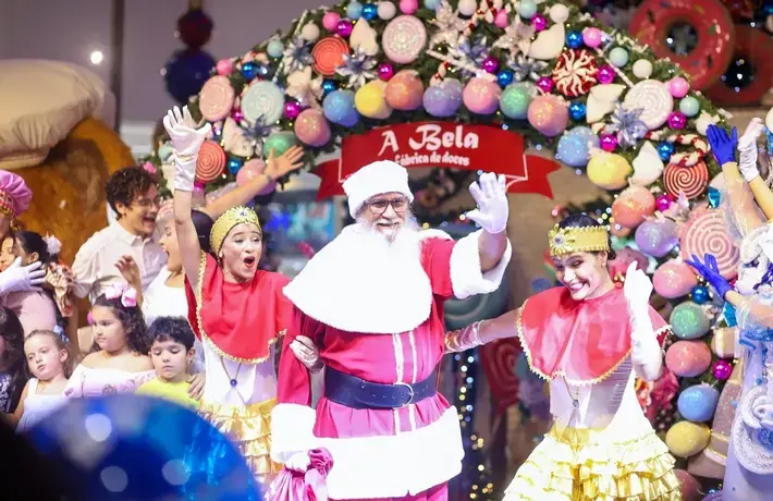 Emoção e magia marcam a chegada do Papai Noel no Shopping Bela Vista