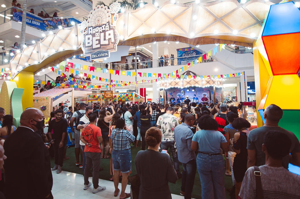 Terceira semana do Arraiá do Bela tem shows diários, parque de diversões e comidas típicas