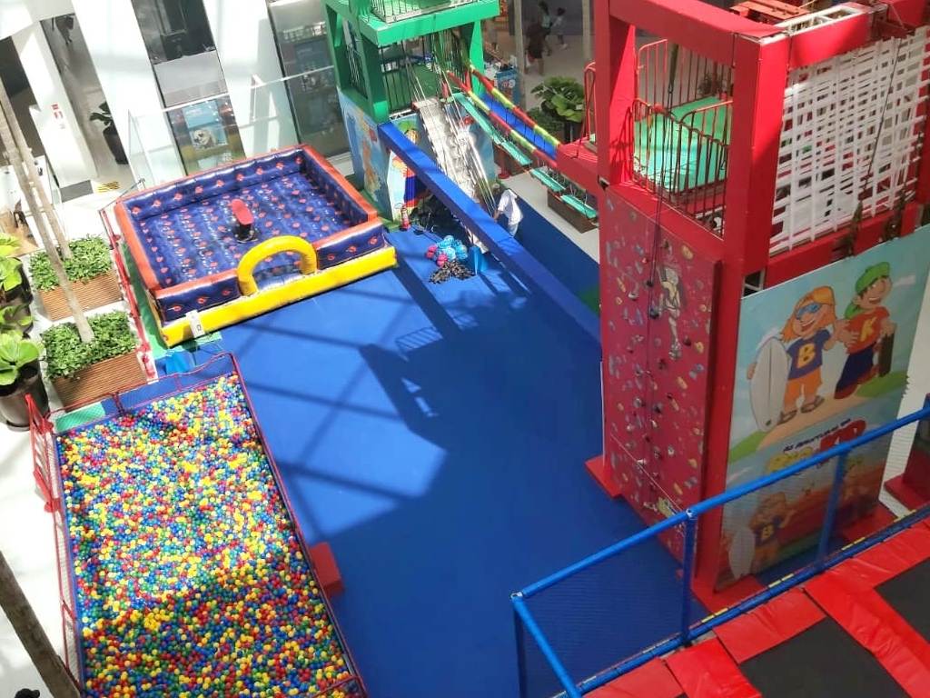 Parque ‘As Aventuras de Big e Kid’ faz a alegria das férias escolares no Shopping Bela Vista